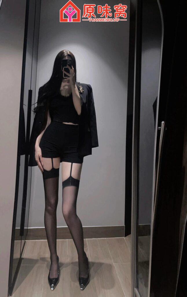 GR3lyHubgAAgGXF - 副本