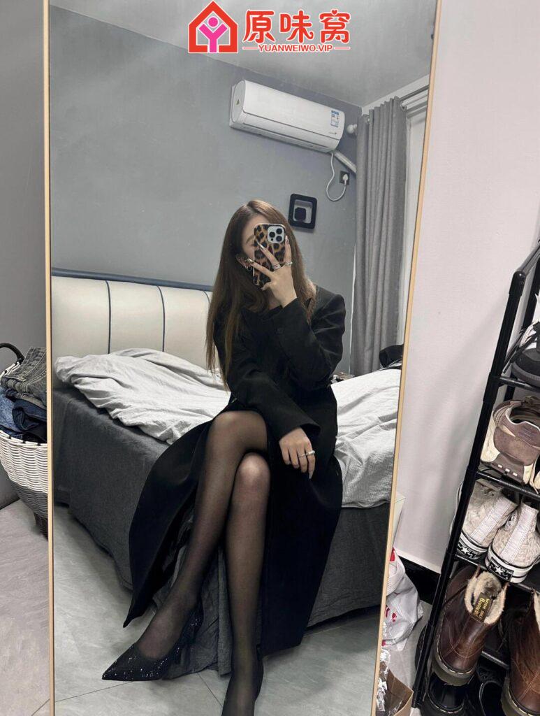 今年的冬天好像都是黑色配大衣的耶！！诚信出原+qq3690861893-美女自拍小窝-原味窝官方-原味窝