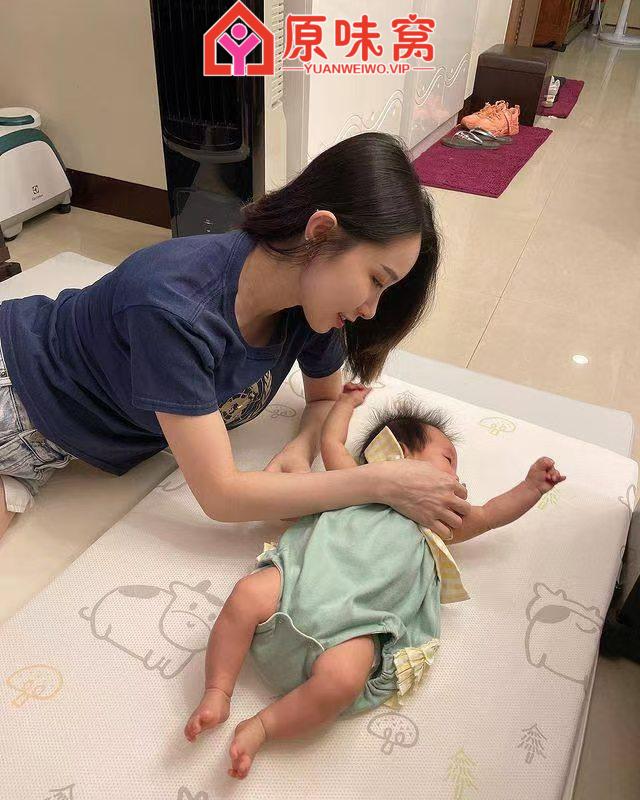 98年宝妈 。 因奶水太多,雌激素分泌旺 盛。-原味窝