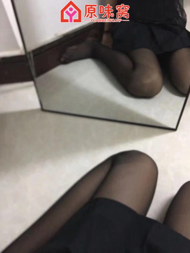 有奖问答：到底是喜欢黑丝的多还是肉丝的多啊？qq：203199182-原味袜子小窝-原味窝官方-原味窝